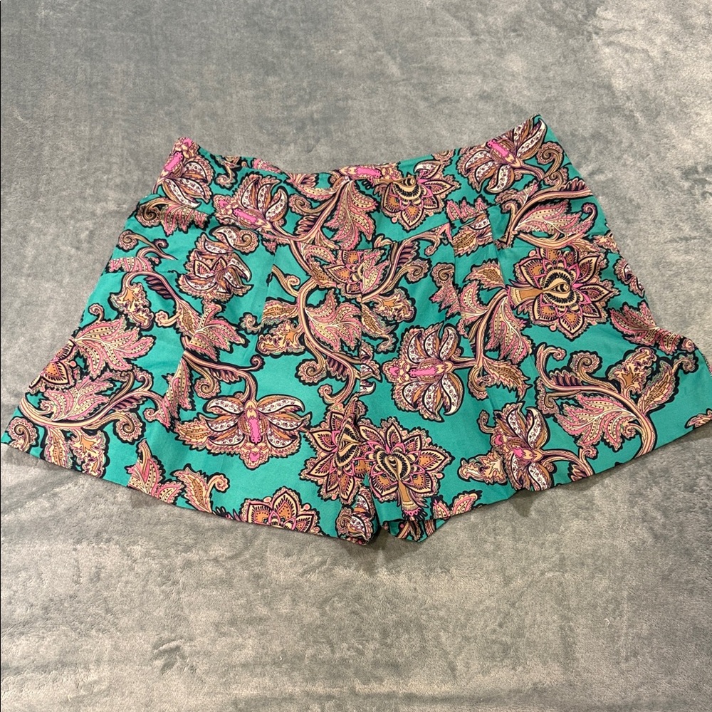 LOFT Turquoise Paisley Print Satin Shorts w side pockets, size 14